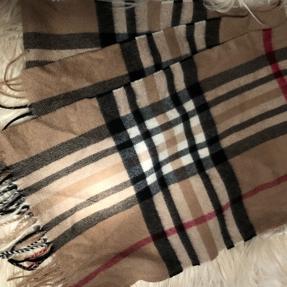 Plaid Print Lord&Taylor Cashmere scarf - Picture 1 of 3